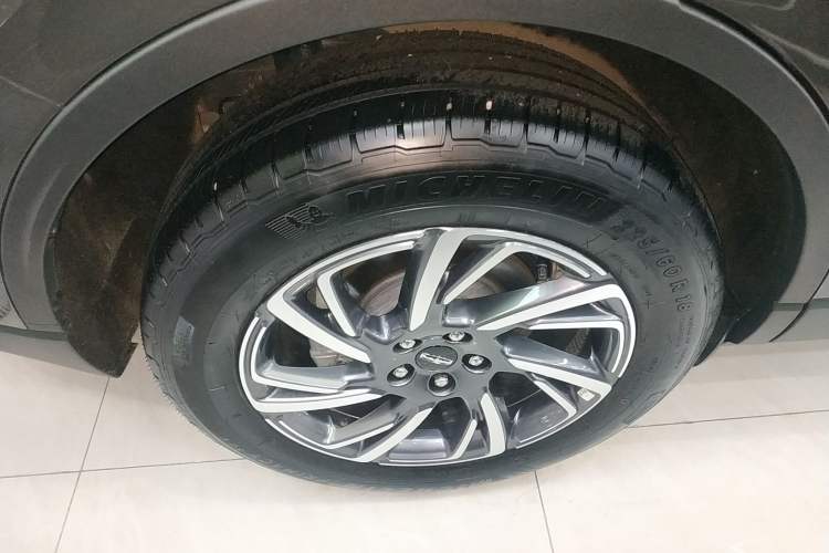 Used Lincoln Corsair 2024 2.0T Two-Wheel Drive Deluxe Edition Right Rear Wheel Hub