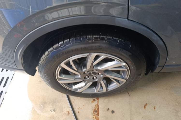 Used Lincoln Corsair 2024 2.0T Two-Wheel Drive Deluxe Edition Right Rear Wheel Hub