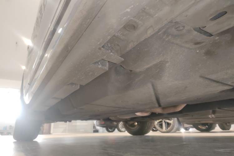 Used Lincoln Corsair 2024 1.5T Two-Wheel Drive Deluxe Hybrid Version Right Side Sill