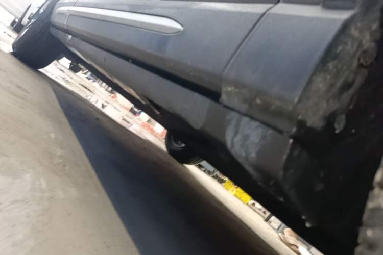 Used Lincoln Corsair 2024 2.0T Two-Wheel Drive Deluxe Edition Right Side Sill