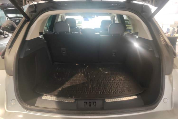 Used Lincoln Corsair 2024 1.5T Two-Wheel Drive Deluxe Hybrid Version Trunk