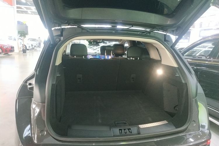 Used Lincoln Corsair 2024 2.0T Two-Wheel Drive Deluxe Edition Trunk