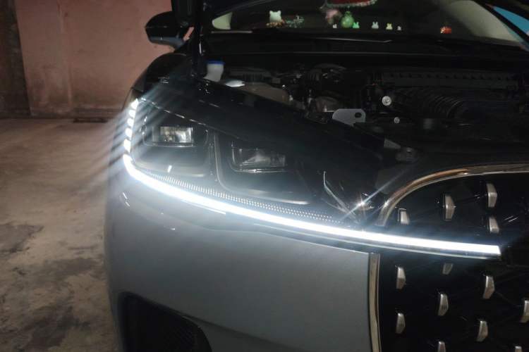 Used Lincoln Corsair 2024 2.0T Two-Wheel-Drive Luxury Edition Right Front Headlight