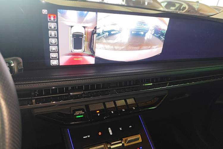 Used Lincoln Corsair 2024 1.5T Two-Wheel Drive Deluxe Hybrid Version Audio And AC Panel