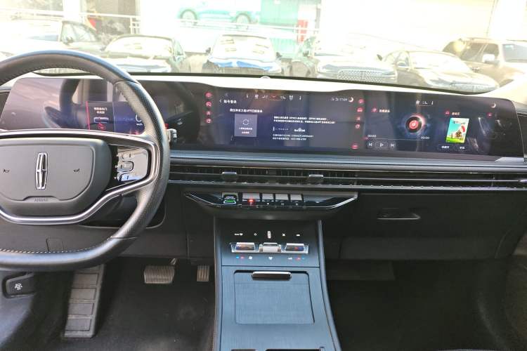Used Lincoln Corsair 2024 1.5T Two-Wheel Drive Deluxe Hybrid Version Audio And AC Panel