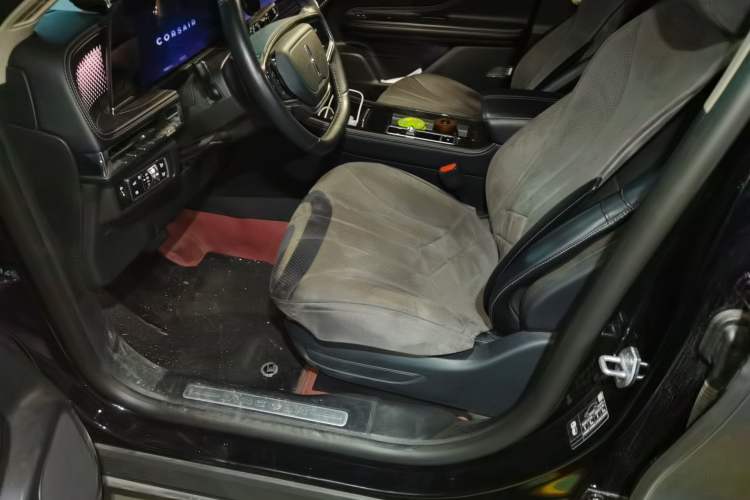 Used Lincoln Corsair 2024 2.0T Two-Wheel Drive Deluxe Edition Driver Seat