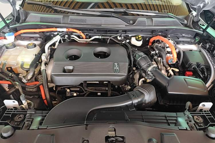 Used Lincoln Corsair 2024 1.5T Two-Wheel Drive Deluxe Hybrid Version Engine Bay