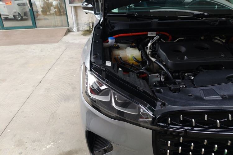 Used Lincoln Corsair 2024 1.5T Two-Wheel Drive Deluxe Hybrid Version Engine Bay Right