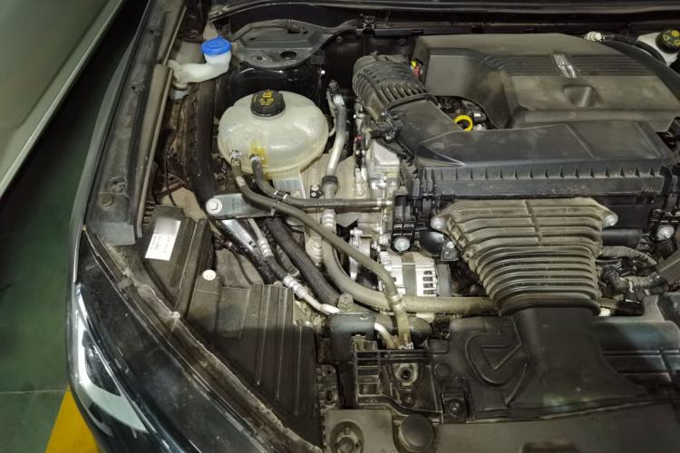 Used Lincoln Corsair 2024 2.0T Two-Wheel Drive Deluxe Edition Engine Bay Right