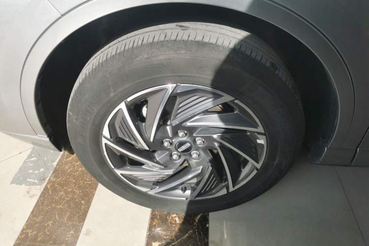 Used Lincoln Corsair 2024 1.5T Two-Wheel Drive Deluxe Hybrid Version Exterior 2