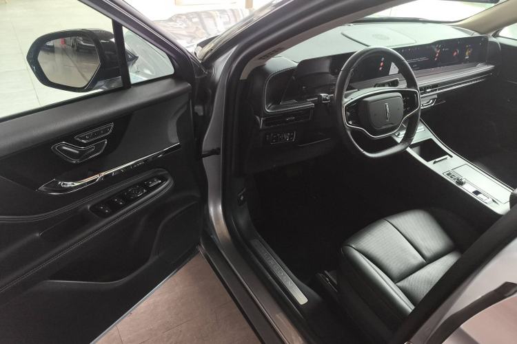 Used Lincoln Corsair 2024 1.5T Two-Wheel Drive Deluxe Hybrid Version Interior 3