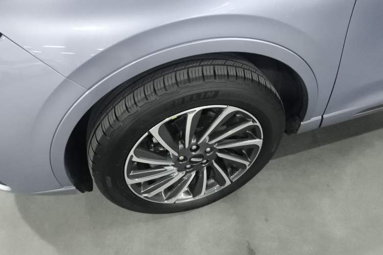 Used Lincoln Corsair 2024 1.5T Two-Wheel Drive Luxury Hybrid Version Left Front Wheel Hub