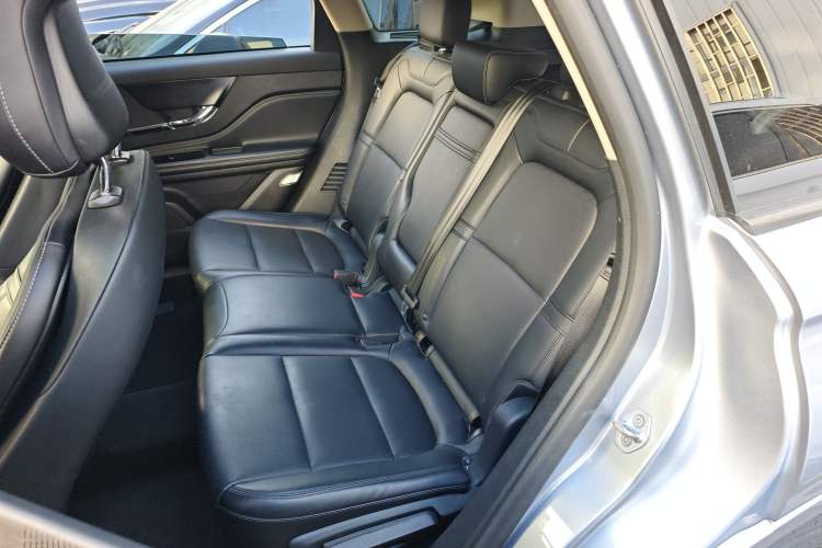 Used Lincoln Corsair 2024 1.5T Two-Wheel Drive Deluxe Hybrid Version Left Rear Seat