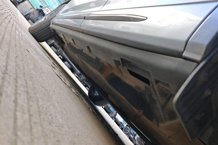 Used Lincoln Corsair 2024 1.5T Two-Wheel Drive Deluxe Hybrid Version Left Side Sill