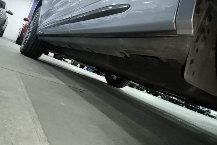 Used Lincoln Corsair 2024 1.5T Two-Wheel Drive Luxury Hybrid Version Left Side Sill