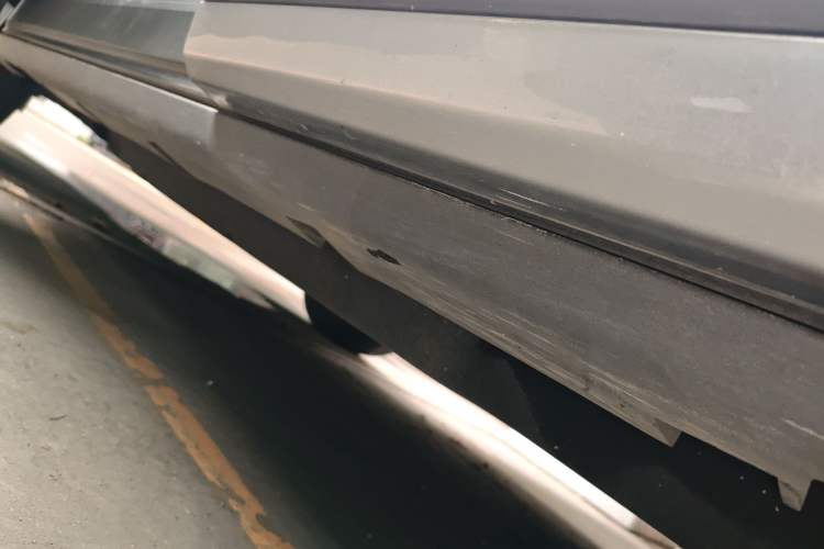 Used Lincoln Corsair 2024 1.5T Two-Wheel Drive Deluxe Hybrid Version Left Side Sill