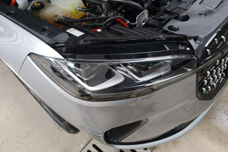 Used Lincoln Corsair 2024 1.5T Two-Wheel Drive Deluxe Hybrid Version Right Front Headlight