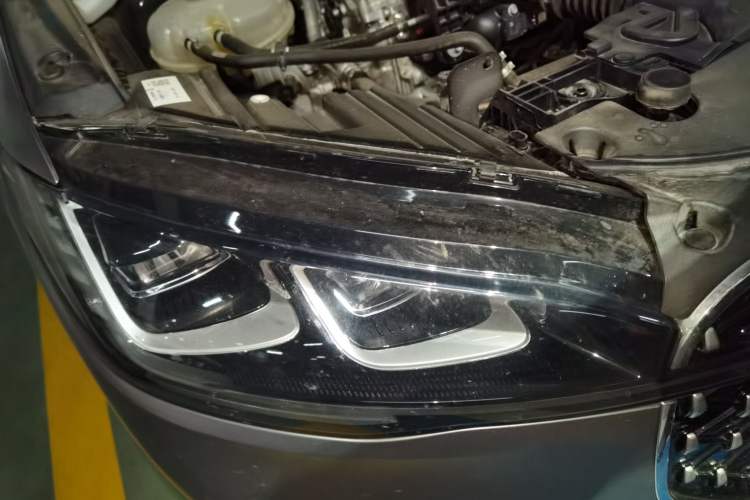 Used Lincoln Corsair 2024 2.0T Two-Wheel Drive Deluxe Edition Right Front Headlight