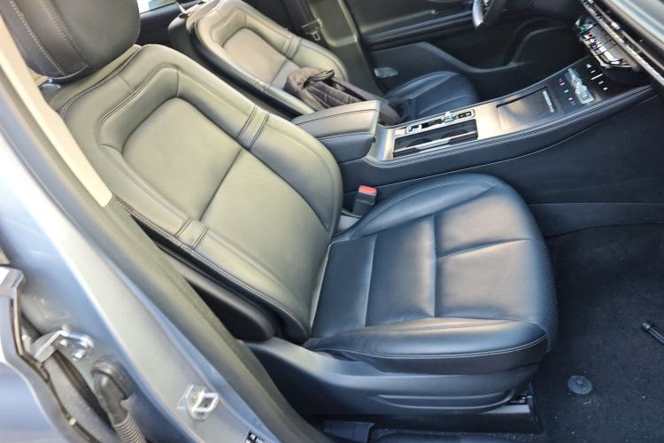Used Lincoln Corsair 2024 1.5T Two-Wheel Drive Deluxe Hybrid Version Right Front Seat