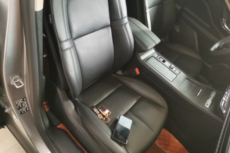Used Lincoln Corsair 2024 1.5T Two-Wheel Drive Deluxe Hybrid Version Right Front Seat