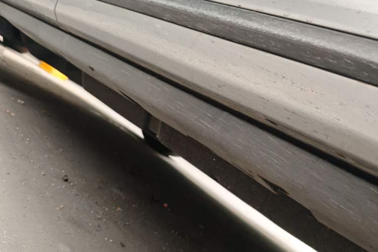 Used Lincoln Corsair 2024 1.5T Two-Wheel Drive Deluxe Hybrid Version Right Side Sill