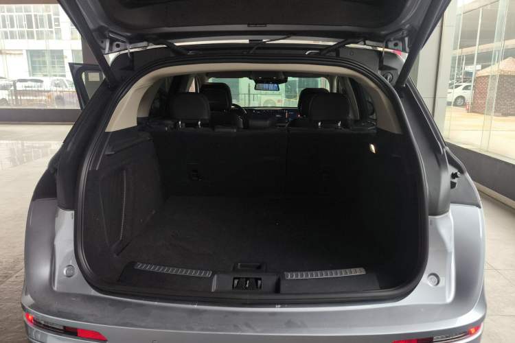 Used Lincoln Corsair 2024 1.5T Two-Wheel Drive Deluxe Hybrid Version Trunk
