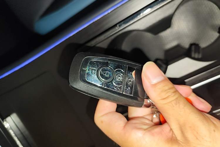 Used Lincoln Corsair 2024 1.5T Two-Wheel Drive Deluxe Hybrid Version Vehicle Key