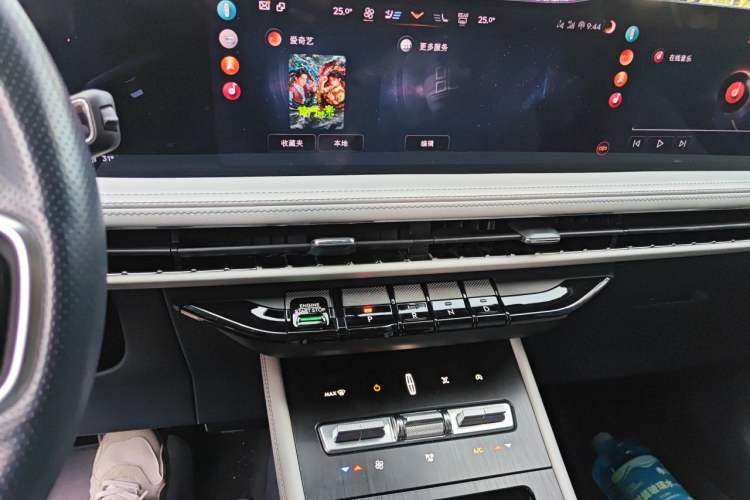 Used Lincoln Corsair 2024 2.0T Two-Wheel-Drive Luxury Edition Audio And AC Panel