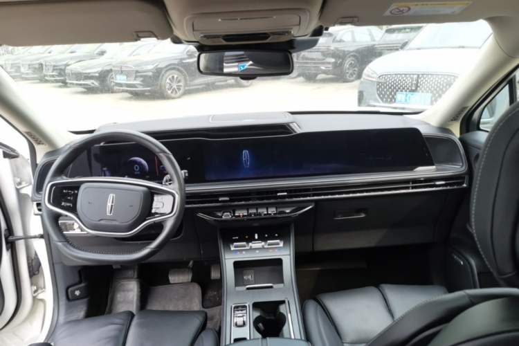 Used Lincoln Corsair 2024 2.0T Four-Wheel Drive Prestige Edition Center Console