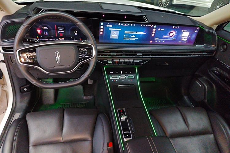 Used Lincoln Corsair 2024 2.0T Four-Wheel Drive Prestige Edition Center Console