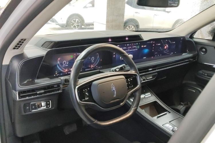 Used Lincoln Corsair 2024 2.0T Four-Wheel Drive Prestige Edition Center Console