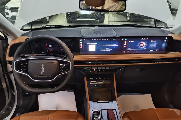 Used Lincoln Corsair 2024 1.5T Two-Wheel-Drive Mulan Special Hybrid Version Center Console