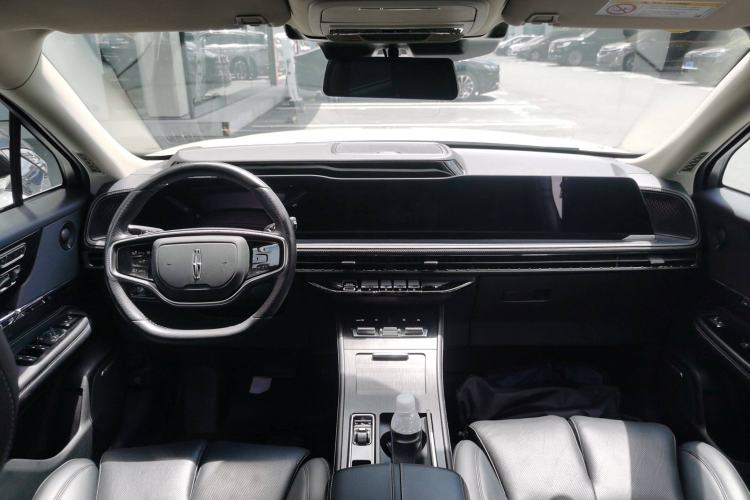 Used Lincoln Corsair 2024 2.0T Four-Wheel Drive Prestige Edition Center Console