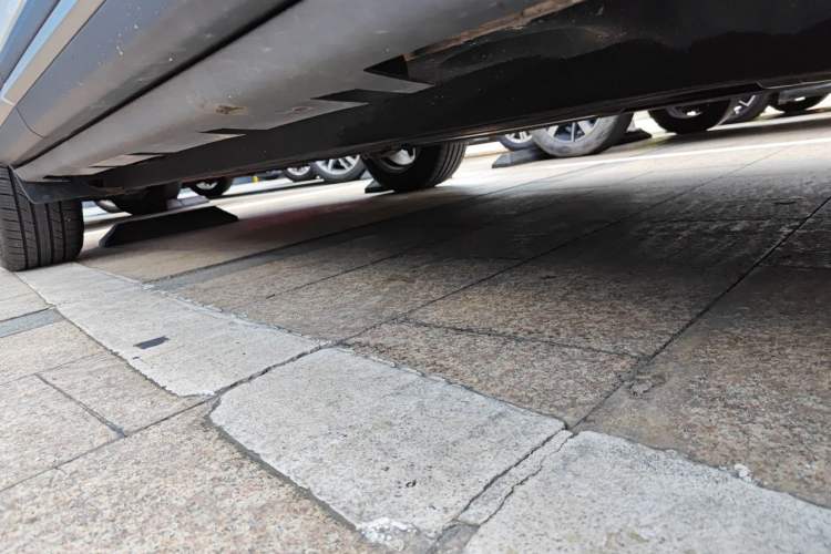 Used Lincoln Corsair 2024 2.0T Two-Wheel-Drive Luxury Edition Chassis Front Right