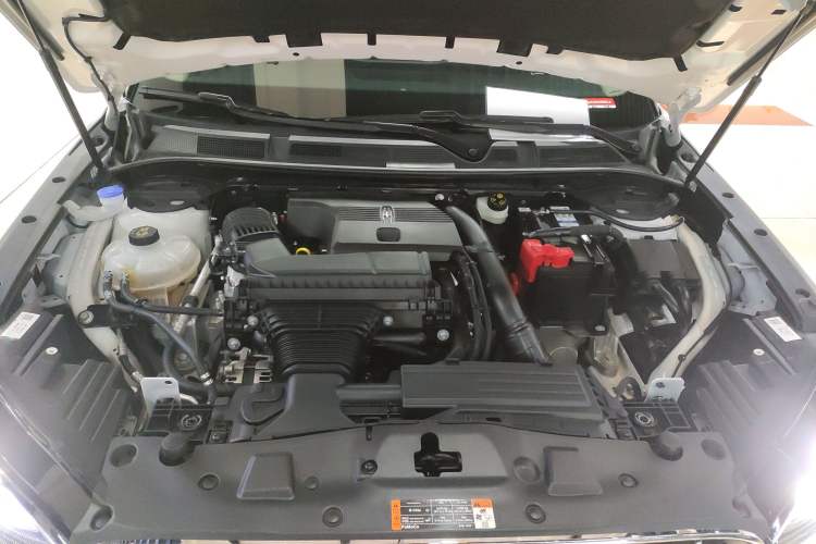 Used Lincoln Corsair 2024 2.0T Two-Wheel-Drive Luxury Edition Engine Bay