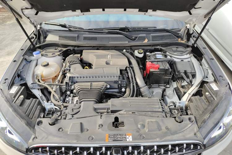 Used Lincoln Corsair 2024 2.0T Two-Wheel Drive Deluxe Edition Engine Bay