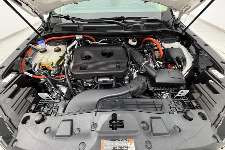 Used Lincoln Corsair 2024 1.5T Two-Wheel Drive Deluxe Hybrid Version Engine Bay