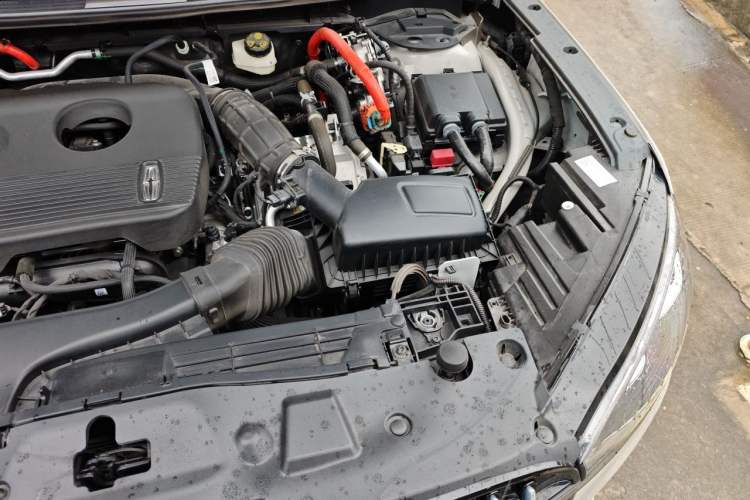 Used Lincoln Corsair 2024 1.5T Two-Wheel-Drive Mulan Special Hybrid Version Engine Bay Left
