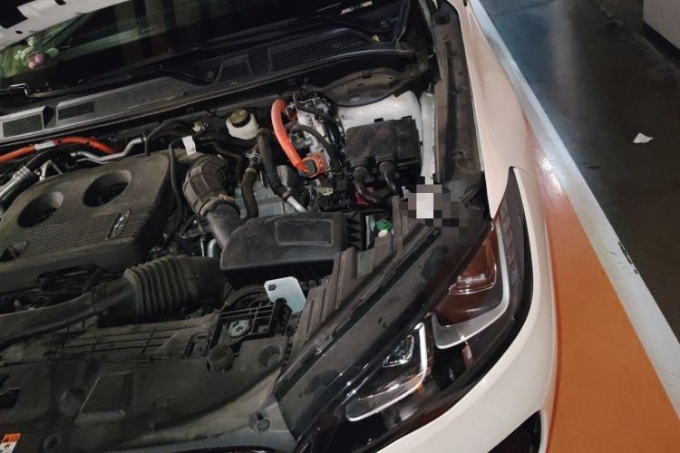 Used Lincoln Corsair 2024 1.5T Two-Wheel Drive Deluxe Hybrid Version Engine Bay Left
