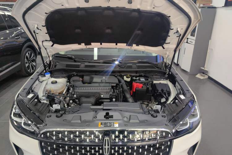 Used Lincoln Corsair 2024 2.0T Four-Wheel Drive Prestige Edition Engine Bay