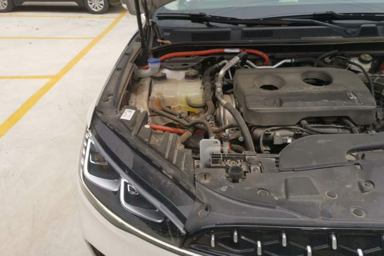 Used Lincoln Corsair 2024 1.5T Two-Wheel Drive Deluxe Hybrid Version Engine Bay Right