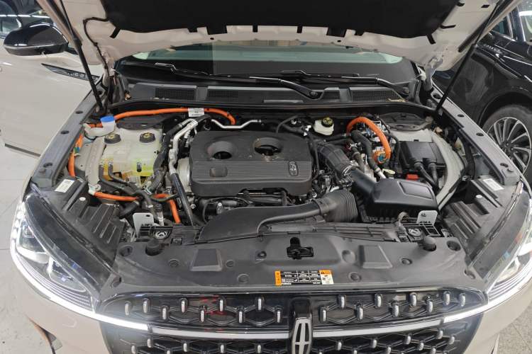 Used Lincoln Corsair 2024 1.5T Two-Wheel-Drive Mulan Special Hybrid Version Engine Bay