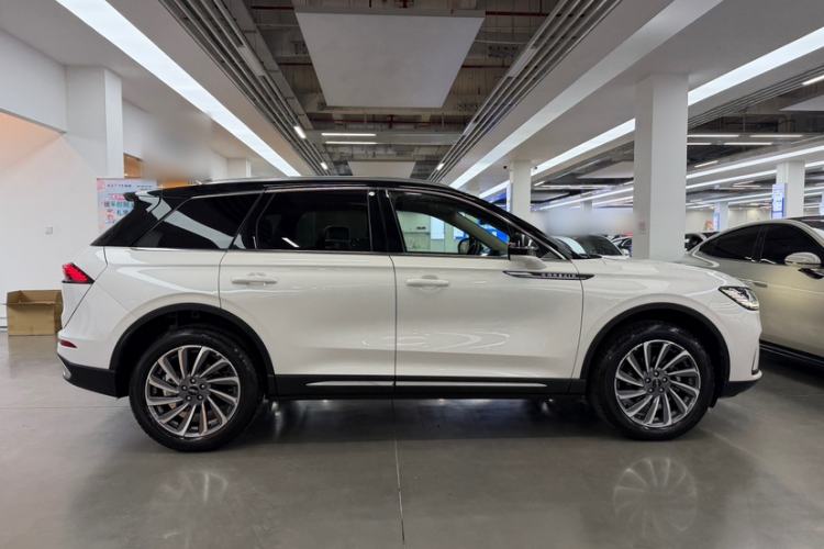 Used Lincoln Corsair 2024 2.0T Two-Wheel-Drive Luxury Edition Exterior 2