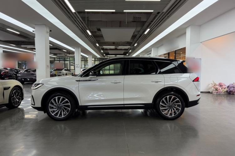 Used Lincoln Corsair 2024 2.0T Two-Wheel-Drive Luxury Edition Exterior 3