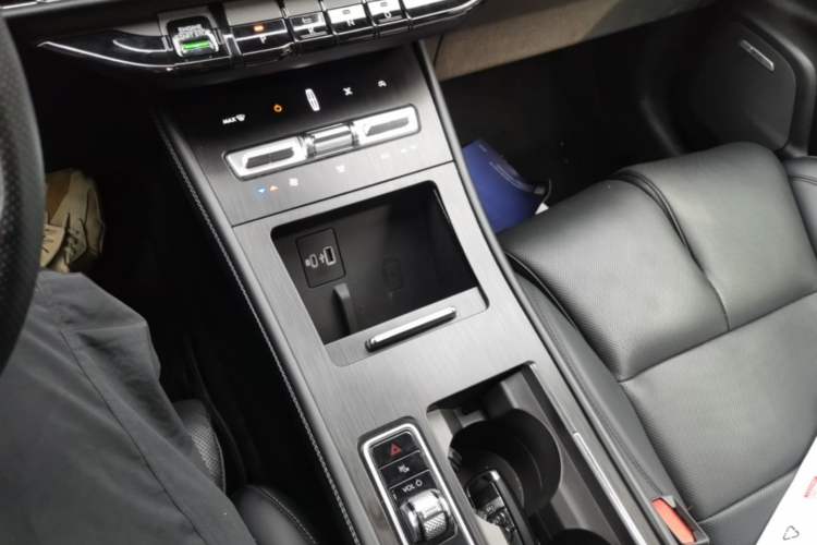 Used Lincoln Corsair 2024 2.0T Four-Wheel Drive Prestige Edition Gear Lever