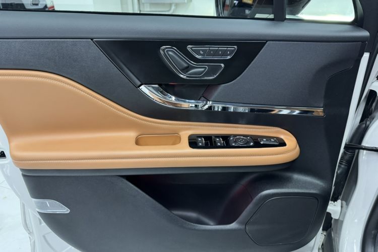Used Lincoln Corsair 2024 1.5T Two-Wheel-Drive Mulan Special Hybrid Version Interior 1
