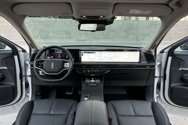 Used Lincoln Corsair 2024 2.0T Two-Wheel-Drive Luxury Edition Interior 1
