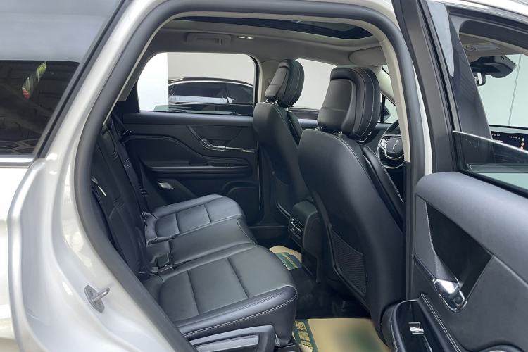 Used Lincoln Corsair 2024 2.0T Two-Wheel-Drive Luxury Edition Interior 10