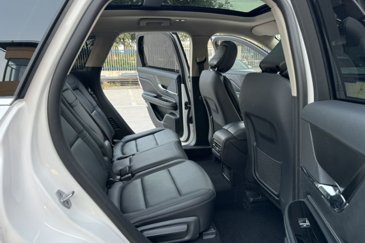 Used Lincoln Corsair 2024 2.0T Two-Wheel-Drive Luxury Edition Interior 10