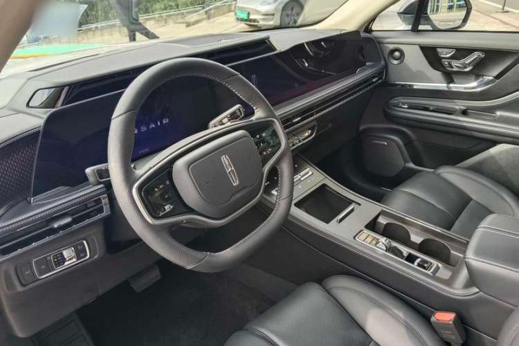 Used Lincoln Corsair 2024 2.0T Four-Wheel Drive Prestige Edition Interior 2
